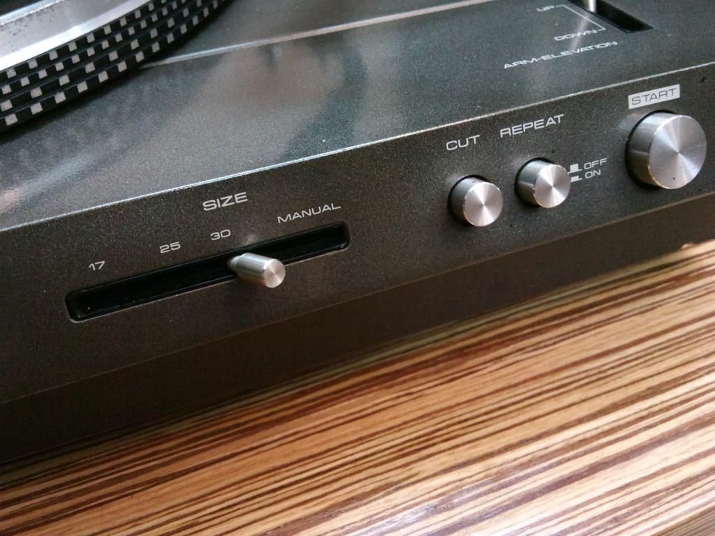 Mâm đĩa than , kim , máng ...Đồng hồ treo tường , để bàn  Japan   Vintage...Độc Đẹp c - 10