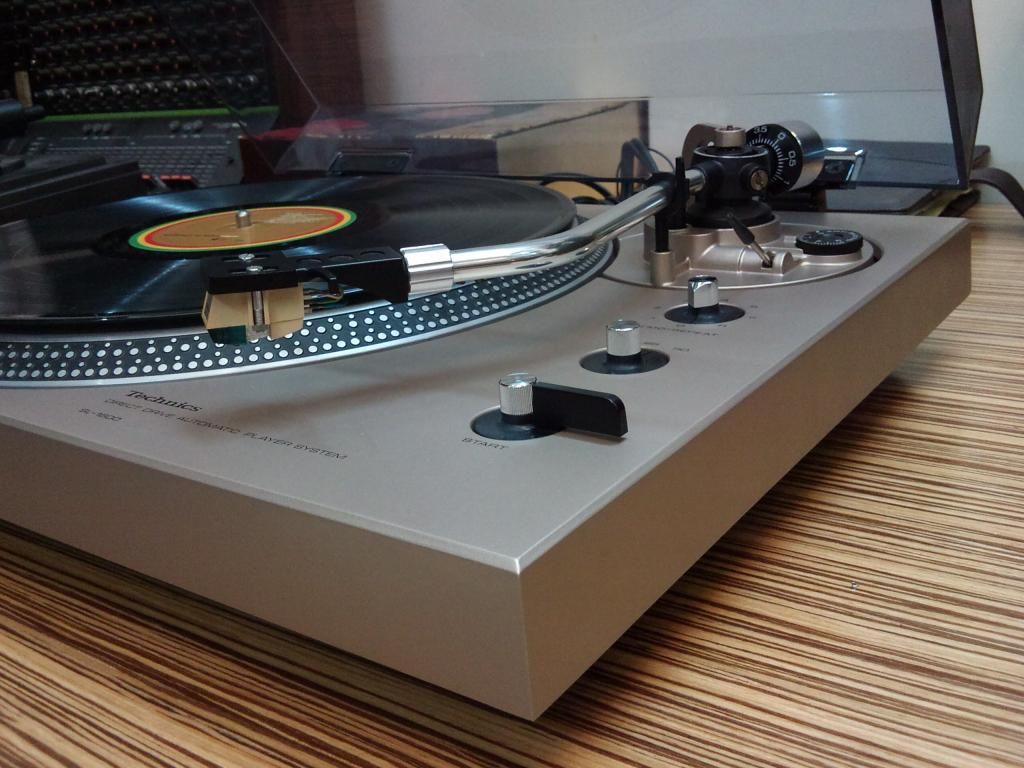 Mâm đĩa than , kim , máng ...Đồng hồ treo tường , để bàn  Japan   Vintage...Độc Đẹp c - 4