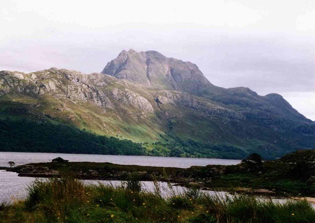 Slioch_from_Loch_Maree_0_zpsddfe781c.jpg