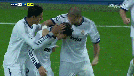 photo RM-BVB-110612-7_zps863be353.gif