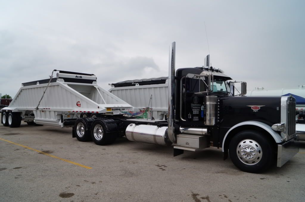 Four 379s for 3 Brothers Trucking of Carrizo Springs, TX