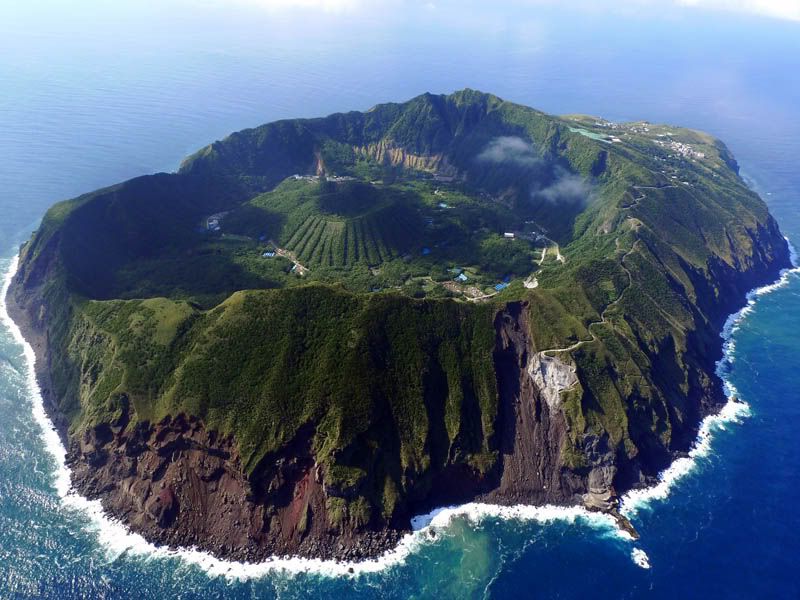 TheInhabitedVolcanicIslandofAogashima.jpg