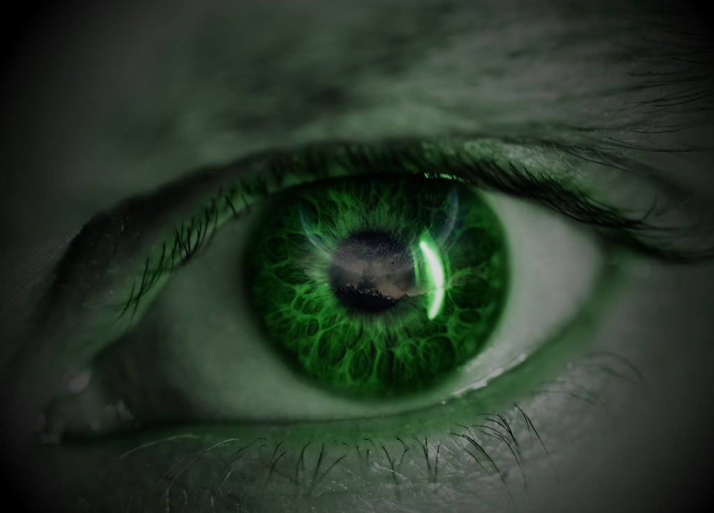 Green_Eye_by_CommanderEVE.jpg