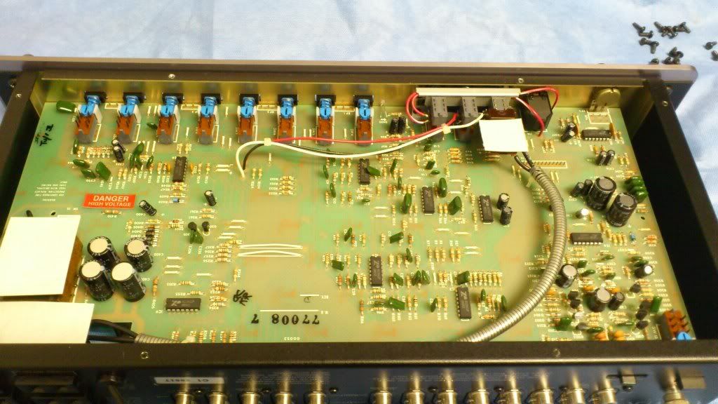 Carver C-1 Pre-amp, Component side from Back.